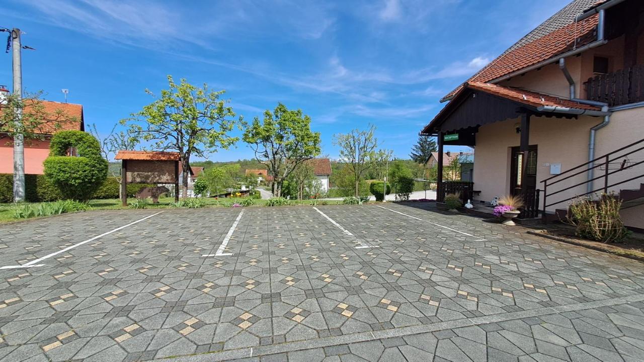 Family Puskaric Hotel Slunj Exterior photo